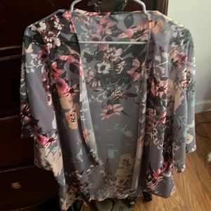 Grey, pink, and black open front blouse. Perfect to wear over a dress, pants.